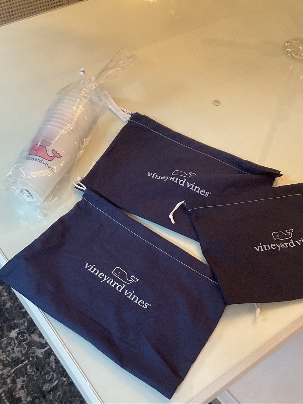 vineyard vines Navy Travel Pouch Set - 3 Pack and 10 new reusable cups